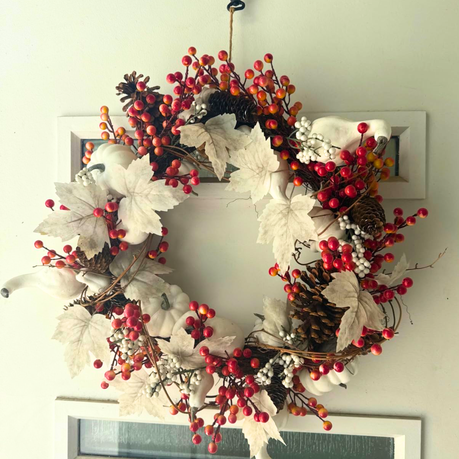 40PCS Faux Red Berry Holly Stems Holiday Table Centerpiece Vase Fillers for Christmas and New Year - kuomie