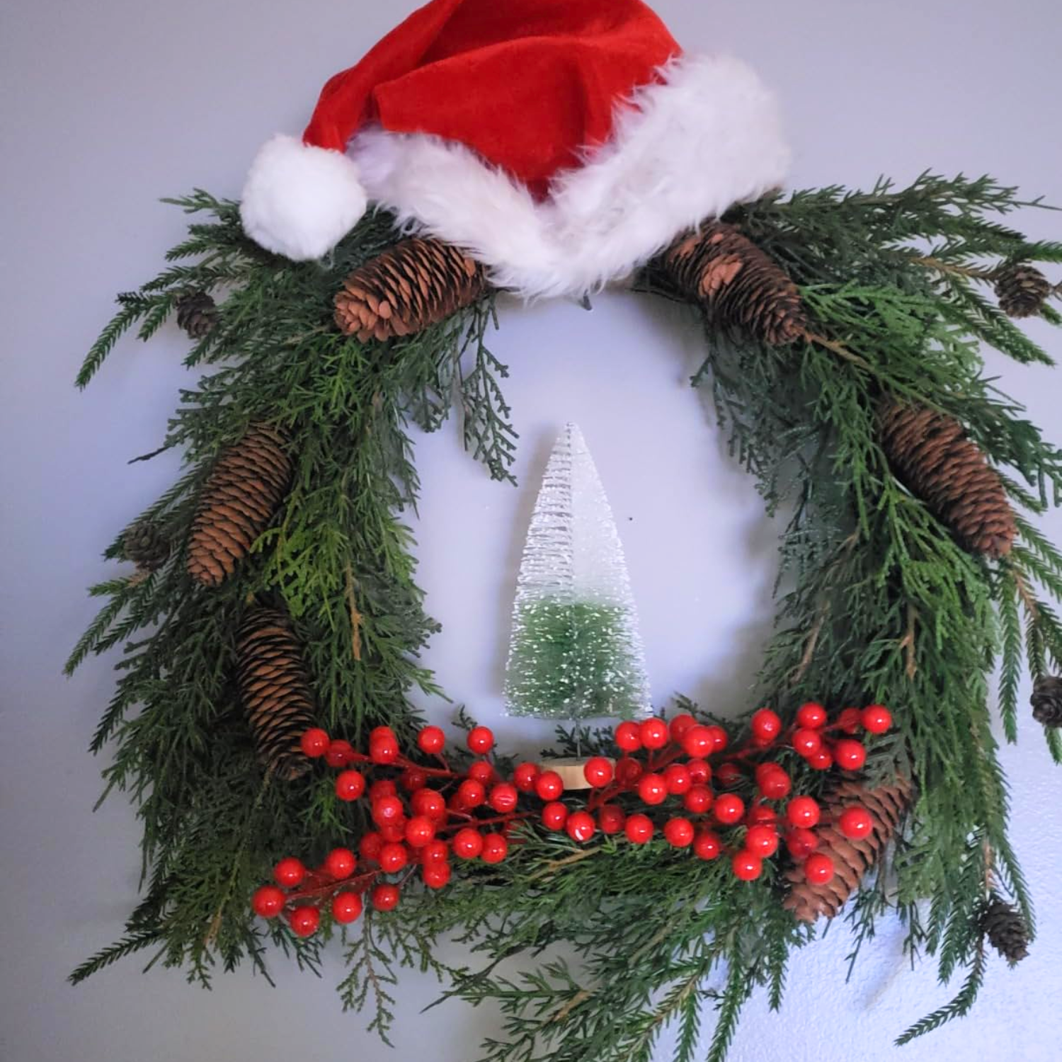 40PCS Faux Red Berry Holly Stems Holiday Table Centerpiece Vase Fillers for Christmas and New Year - kuomie