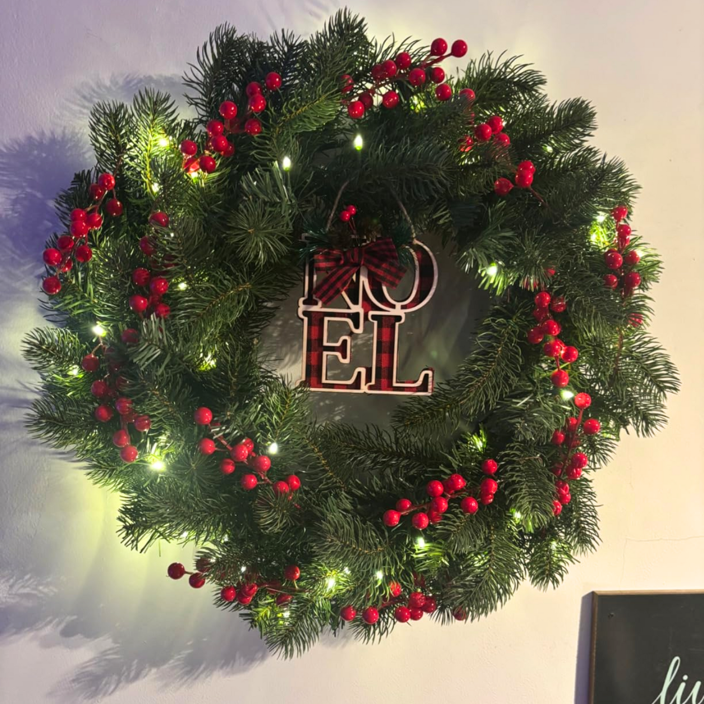 40PCS Faux Red Berry Holly Stems Holiday Table Centerpiece Vase Fillers for Christmas and New Year - kuomie