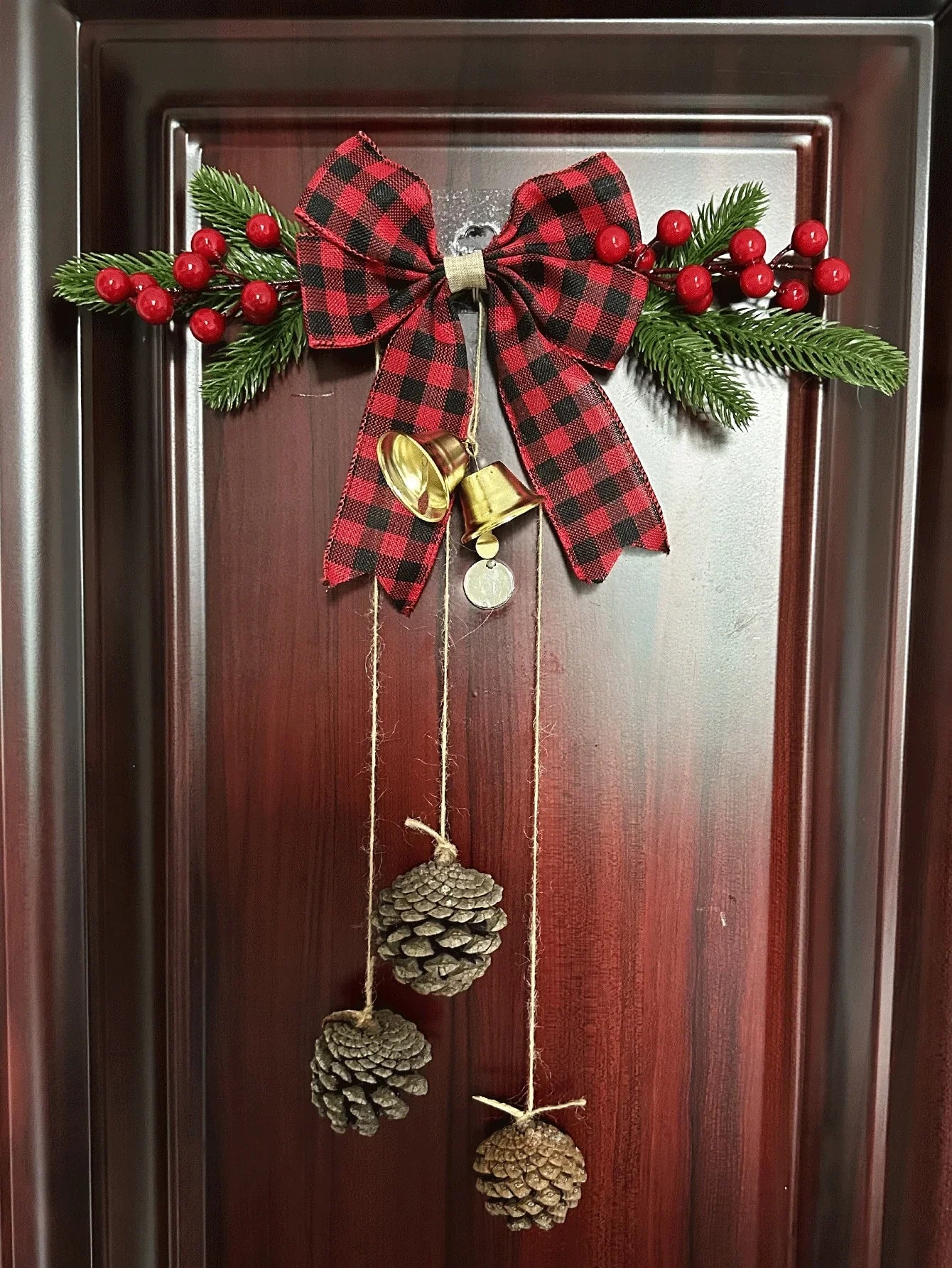 1pc christmas door decoration,Christmas decorations ,Hanging With Pines Red Berries And Pure natural pine cones - kuomie