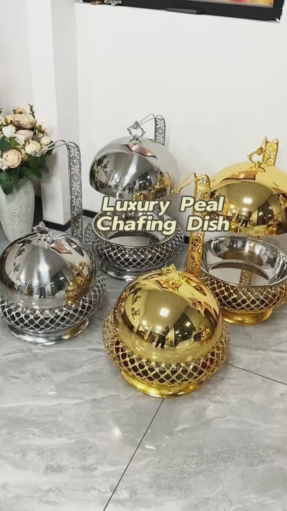 Plat de présentation de luxe, chauffe-plat de fête et de mariage en acier inoxydable 8L, chauffe-plat doré exquis et élégant avec couvercle suspendu, réchaud de table doré en verre réutilisable 8L, réchaud à alcool isolé de luxe pour hôtel et extérieur.